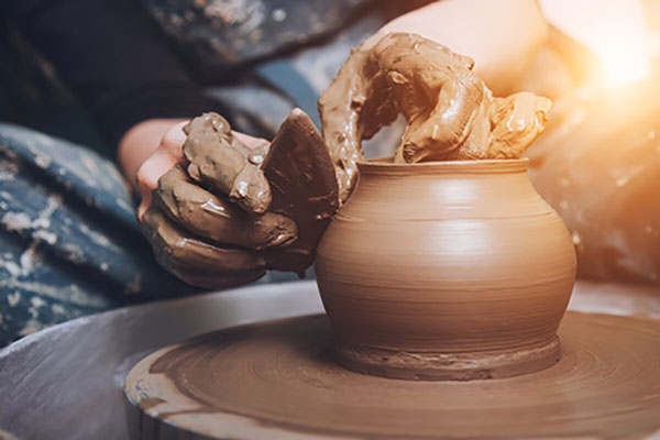 Terracotta e Ceramiche leccesi Lavorazione di un vaso